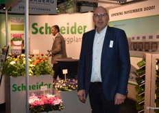 Evert-Jan van Schneider Youngplants was natuurlijk ook aanwezig op de beurs. Natuurlijk was er ook op deze beurs wat extra aandacht voor de nieuwsbouw die het bedrijf laat bouwen in Woudrichem.